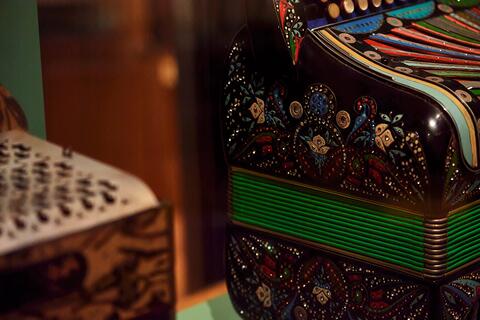 Accordéon très coloré de Titi Rouillon