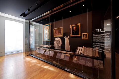 Vitrine les origines du poinct de Tulle